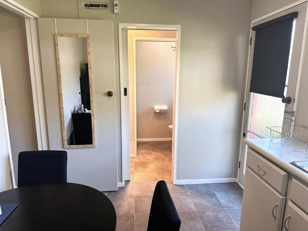 Castles Motel & Driftwood Motel - Resim 12