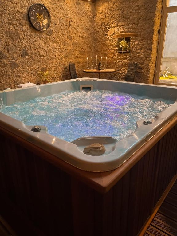 Photo de la galerie de l'établissement chambre Prestige - Château Maranne, à Parthenay