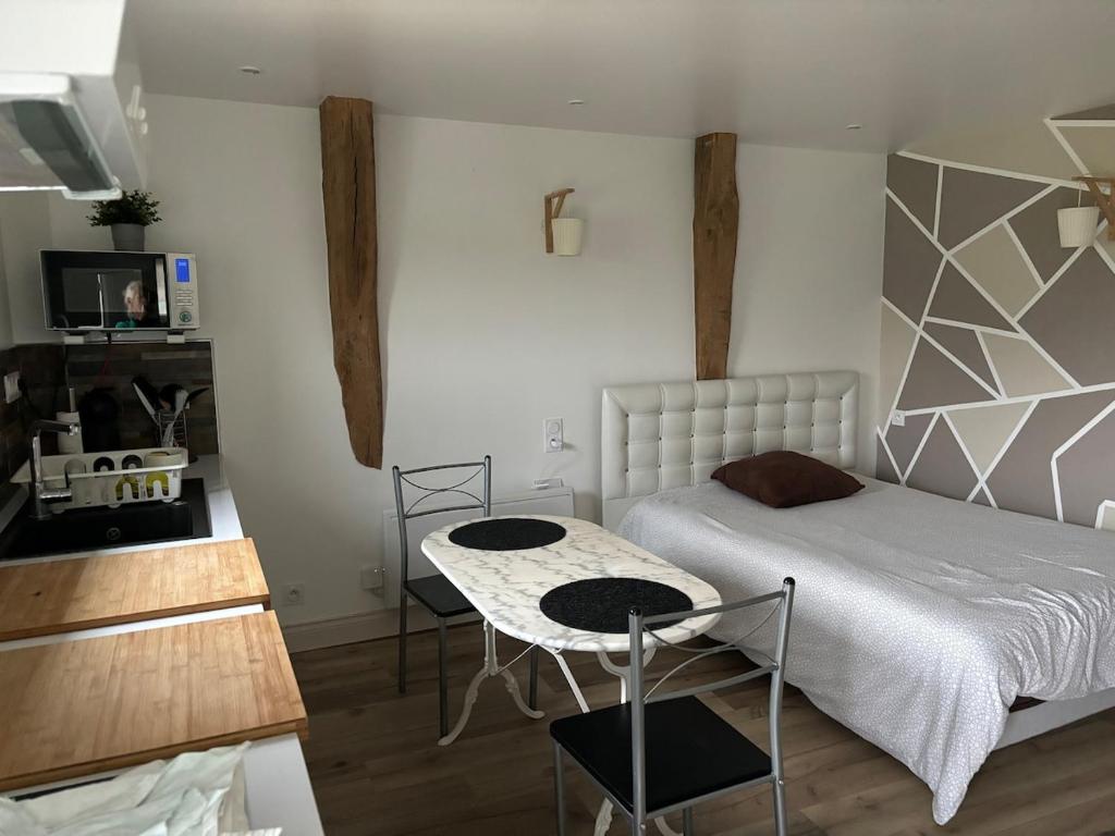 Dapur atau dapur kecil di Studio avec cour