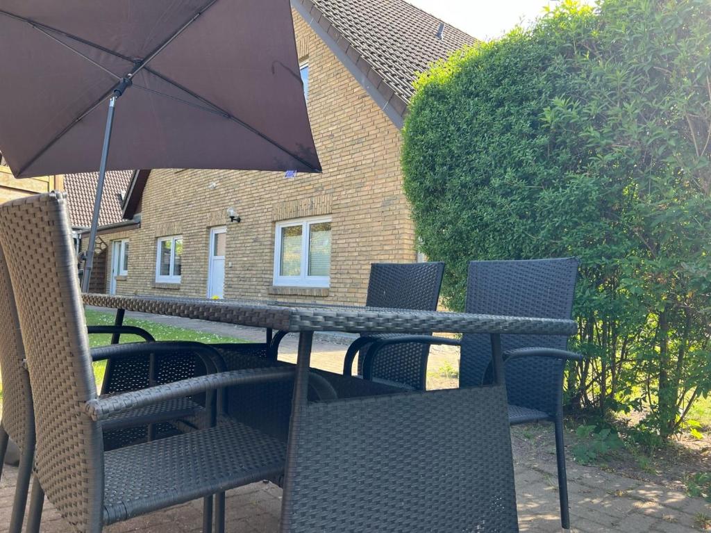 Patio nebo venkovní prostory v ubytování Appartement Nele Kieler Straße 16a APPARTO Grömitz