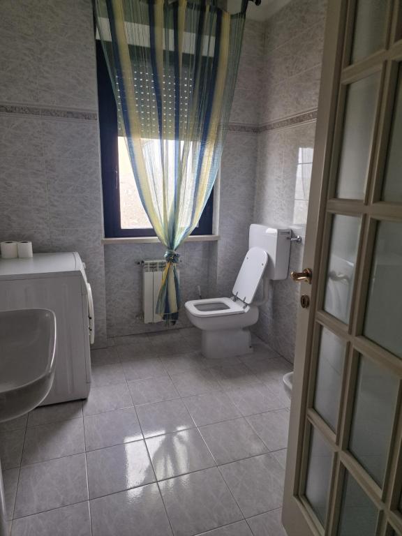 A bathroom at Appartamento Divino Tramonto