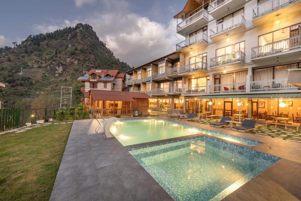 Nespecifikovaný výhled na hory nebo výhled na hory při pohledu z hotelu