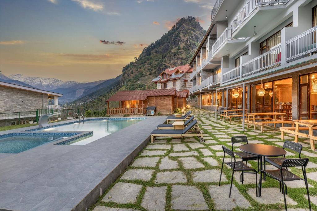 Nespecifikovaný výhled na hory nebo výhled na hory při pohledu z hotelu