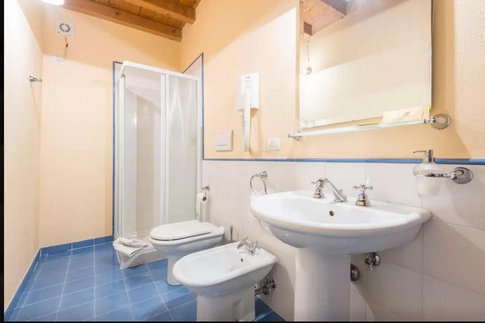 Łazienka w obiekcie Agriturismo Ca' Bertu'
