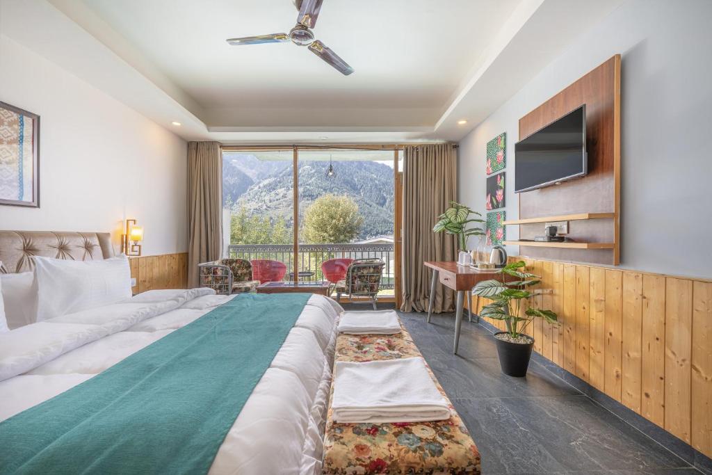 Echor Himalayan Heights Manali - Double Room With Pool View