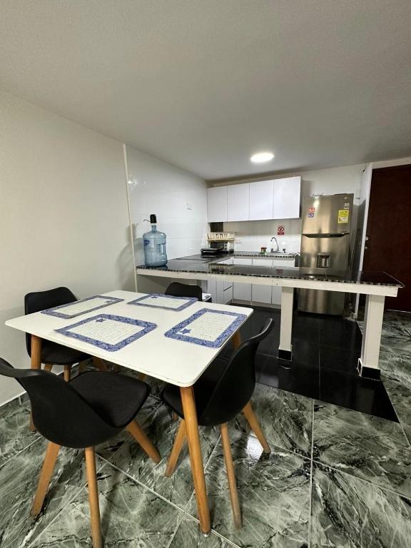 Kuchyň nebo kuchyňský kout v ubytování Apartamentos Top Hansa Alfrente de la playa