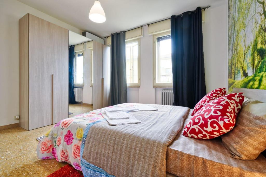 Postel nebo postele na pokoji v ubytování R & R Apartment