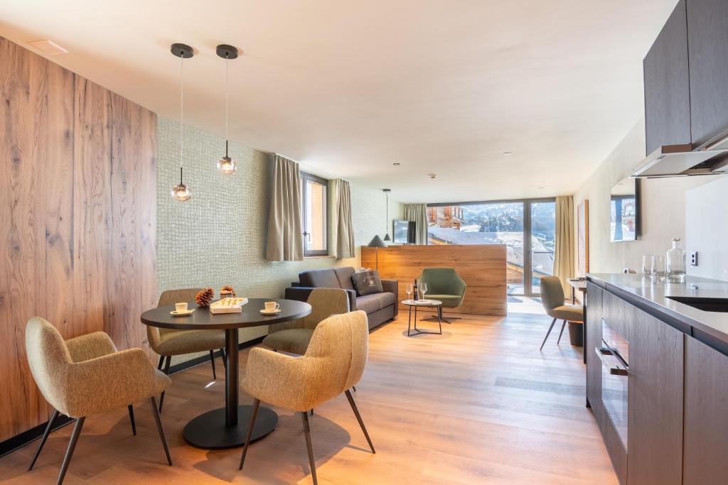 Kuchyň nebo kuchyňský kout v ubytování Welschen Hotel