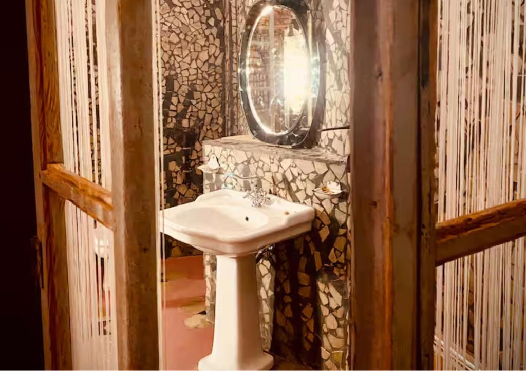 Koupelna v ubytování Suites con Vista Panoramica e Home Restaurant - Pet Friendly nel Monferrato