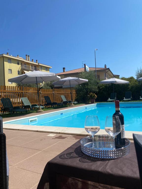 Basen w obiekcie Hotel Belvedere lub w pobliżu