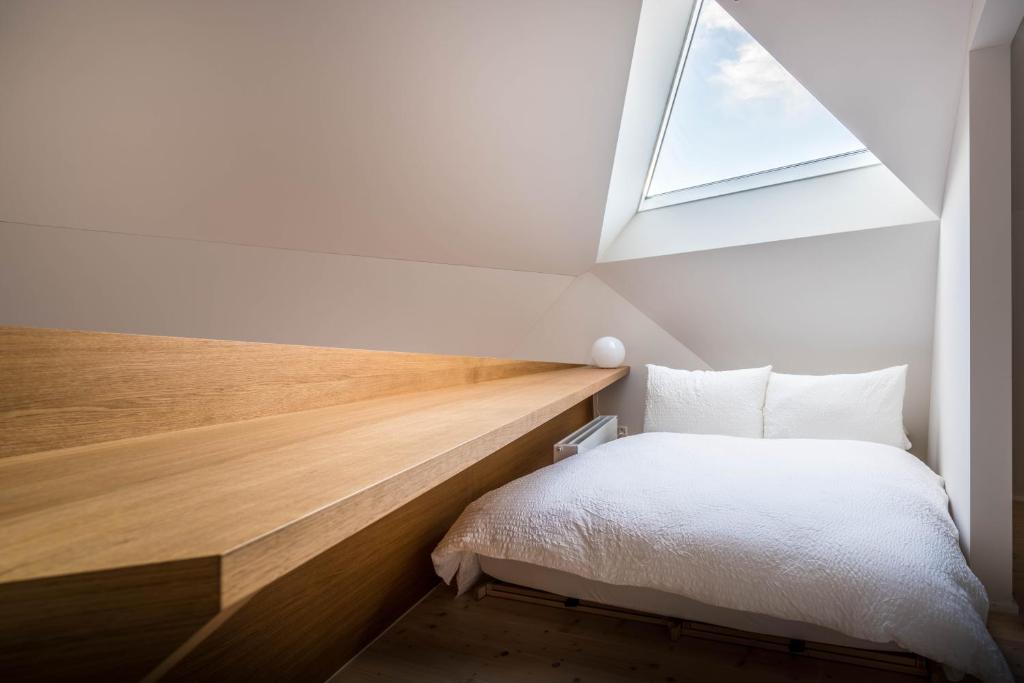 Top City Center Apartments location next to Lion Monument - Resim 6