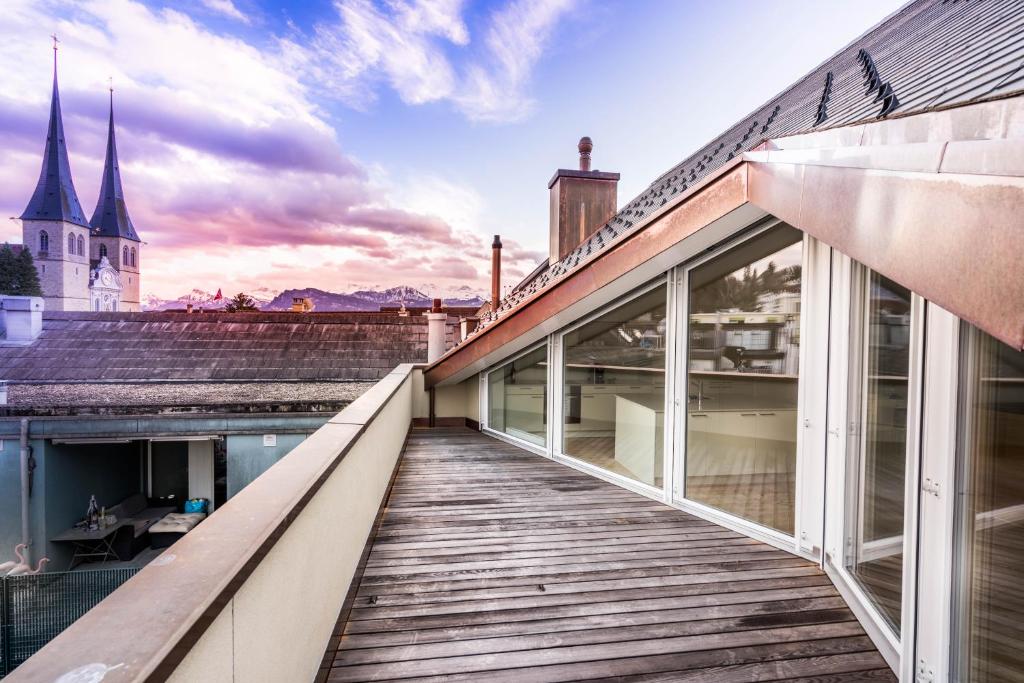 Top City Center Apartments location next to Lion Monument - Resim 19