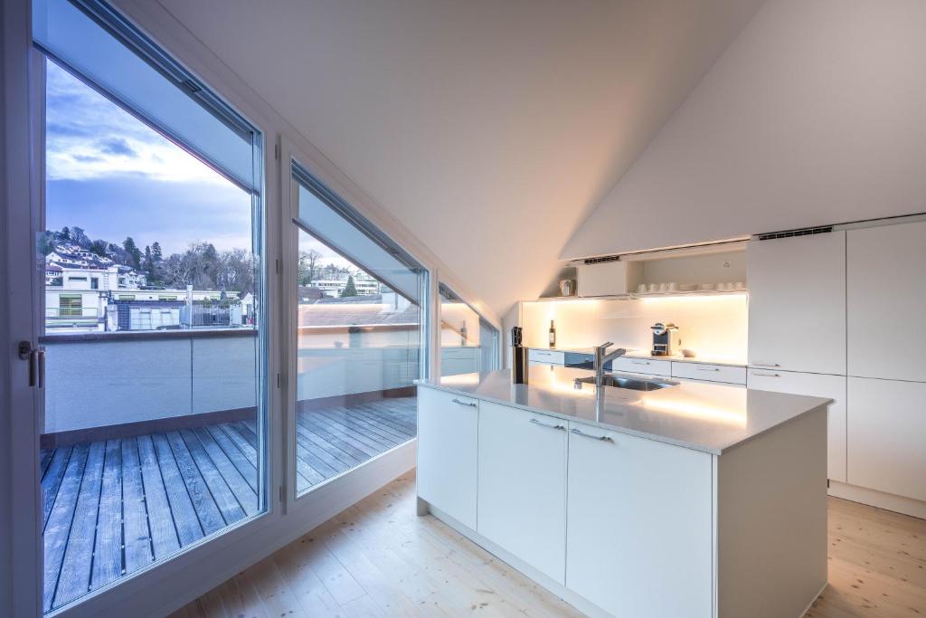 Top City Center Apartments location next to Lion Monument - Resim 10