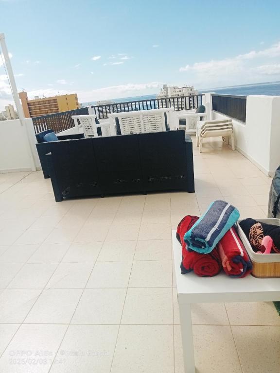 Balkón alebo terasa v ubytovaní Penthouse Sea View Jacuzzy terrace & pool