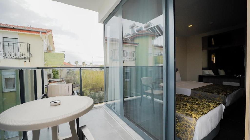 Balkón nebo terasa v ubytování Blue Serenity Hotel