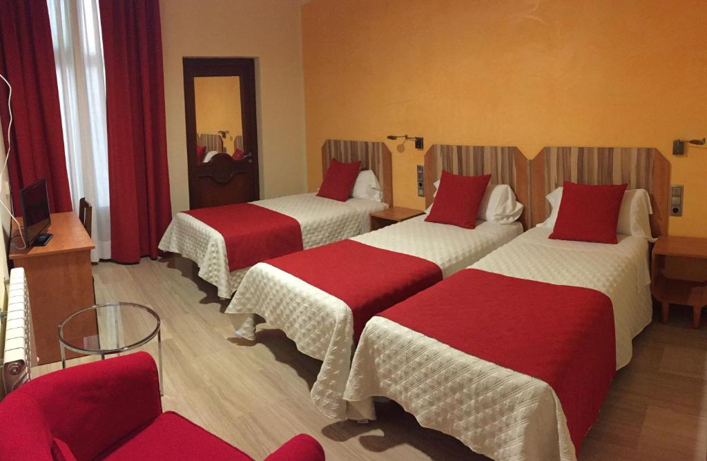 
Twin Room with Extra Bed
