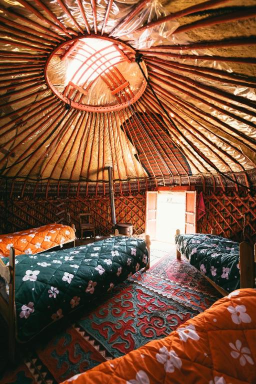 Anarbek's Yurt Camp
