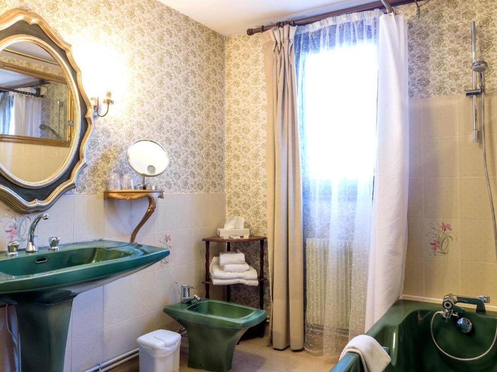 Koupelna v ubytování Hostellerie Sarrasine, Mâcon Est - Teritoria