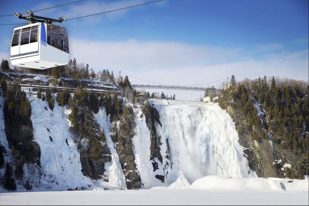 INITIAL - ESPACE SOLEIL - Chutes-Montmorency + VUE v zimě