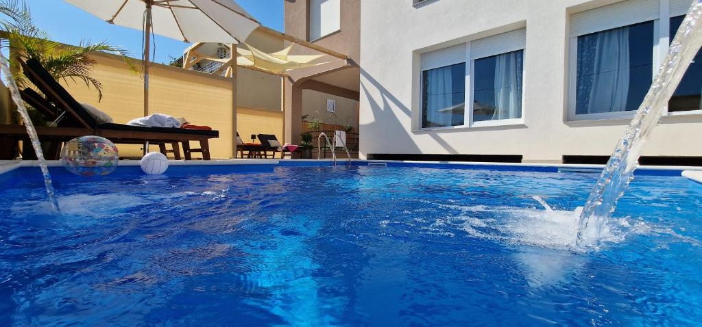 Eight8holiday with heated pool near Split