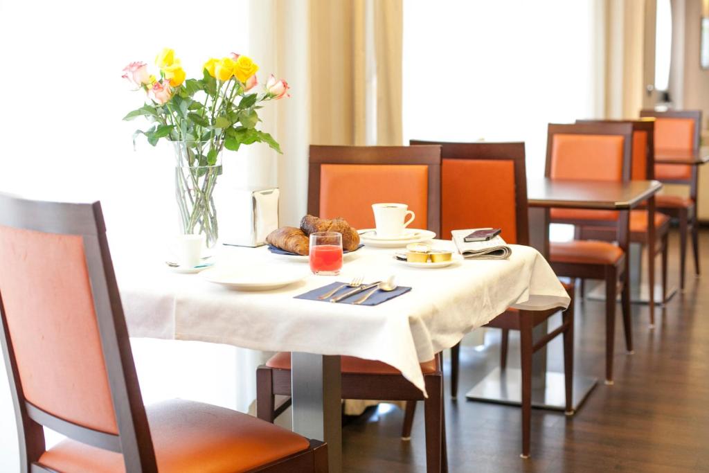 Restaurace v ubytování Hotel 2C