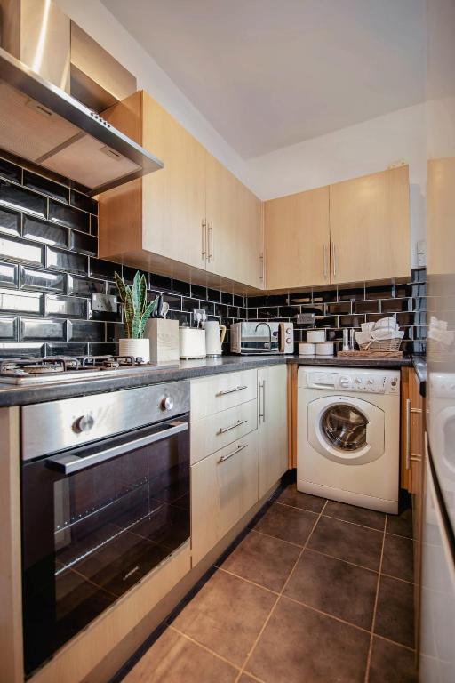 Central Urban Retreat Oasis Free Parking 13ppl 5