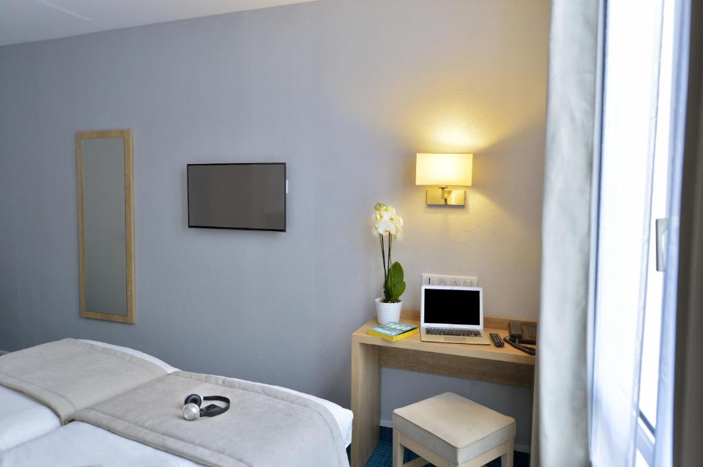 Hôtel Eugénie - Resim 24