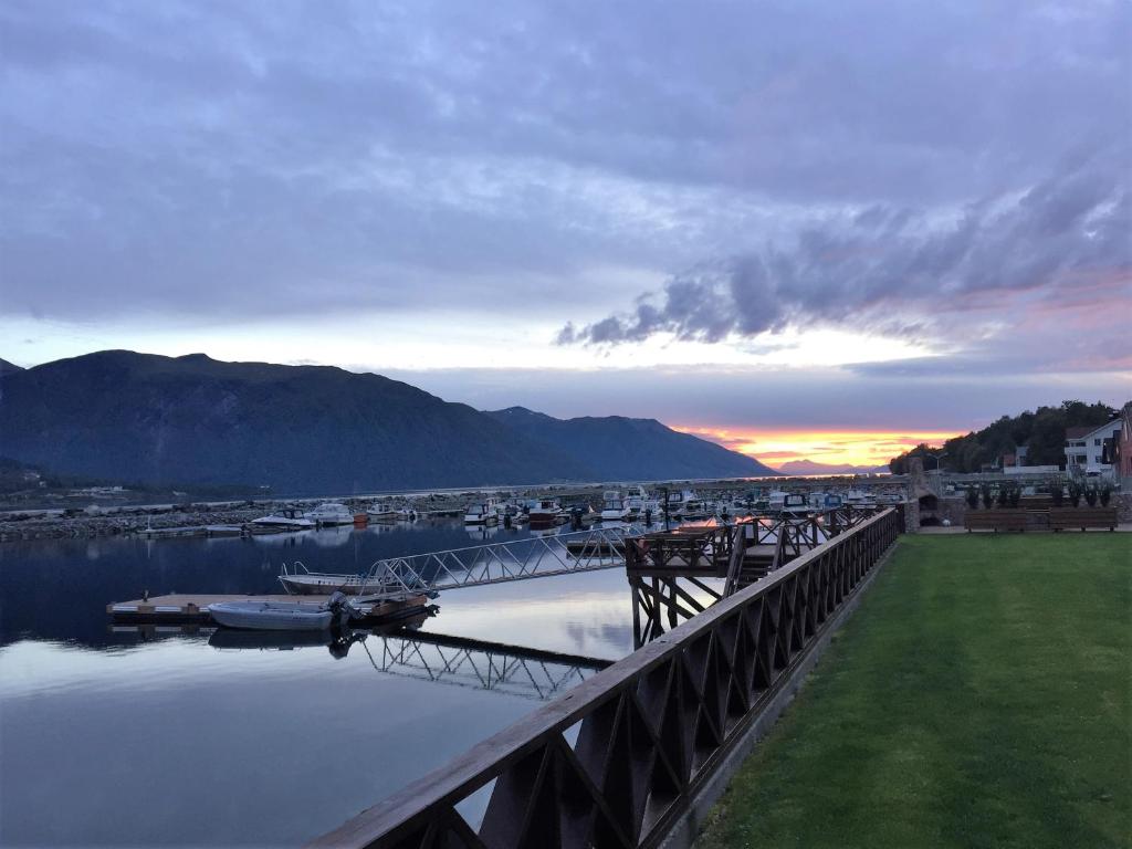 Solstrand Fjord Holiday - Appartement Met Uitzicht Op Zee