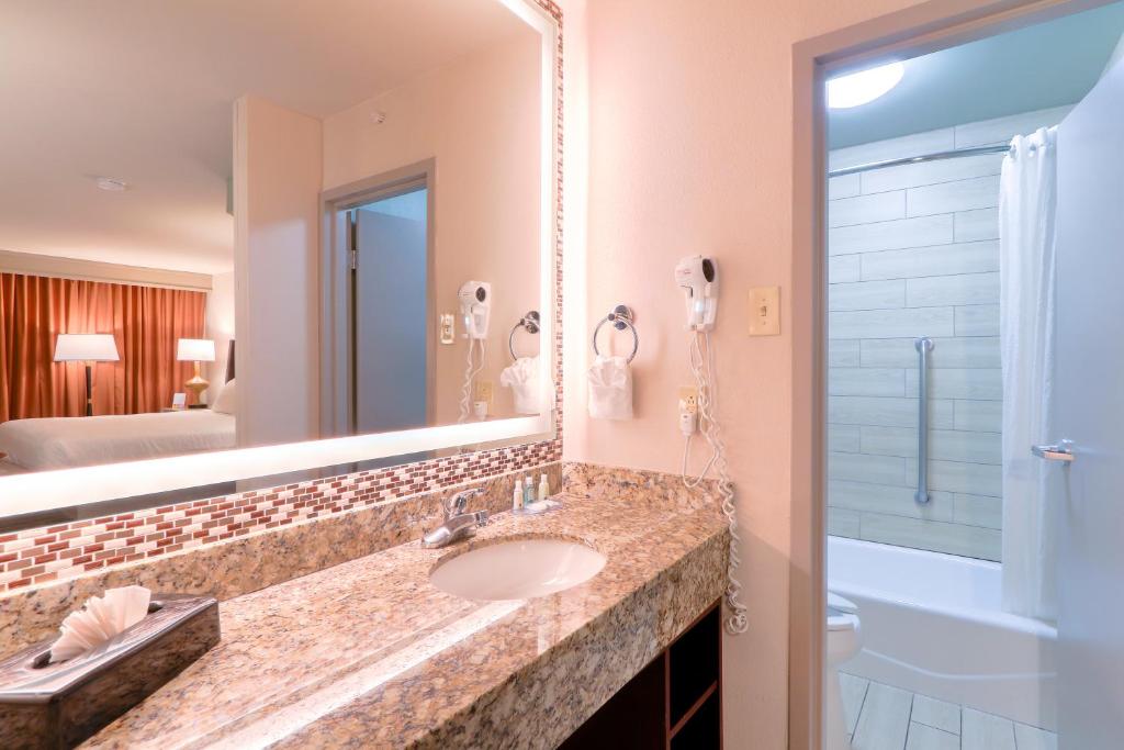 Quality Inn Near the Island Pigeon Forge photo