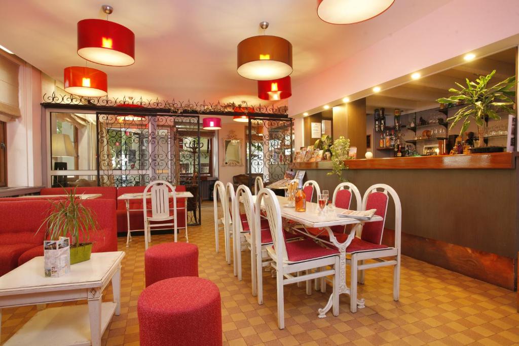 Restaurace v ubytování Logis Hôtel Cartier
