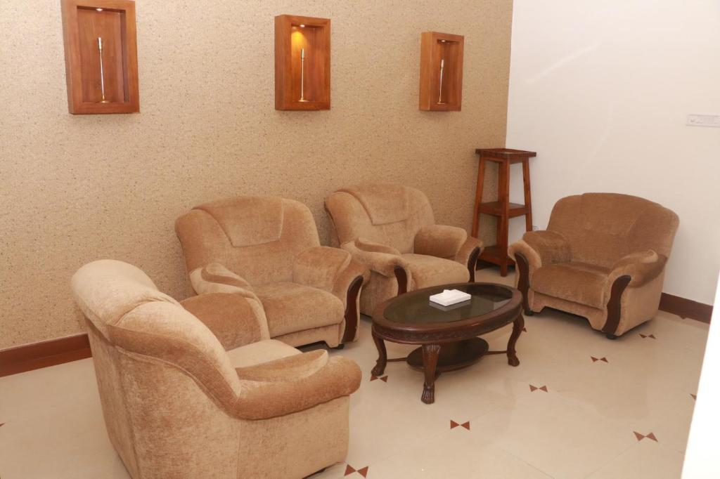 Posezení v ubytování Hotel Keerthi Regency