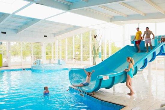 Hồ bơi trong/gần 11 Lakeside East