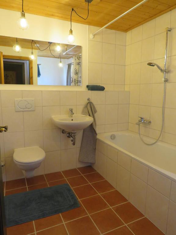 Koupelna v ubytování Haus Erle