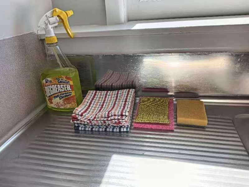 5 Beds including 3 Double Beds and 1 Double or 2 Single Sofa Beds at 22A Pererika Street - Resim 15