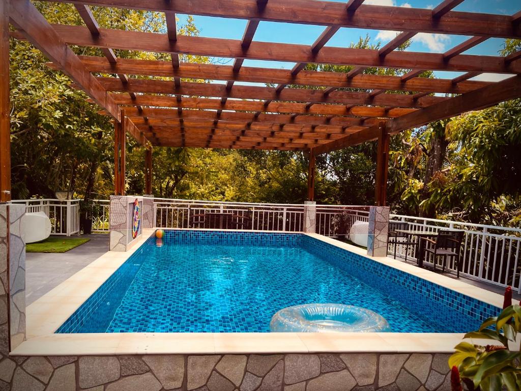 Swimmingpoolen hos eller tæt på Belle Montagne Holiday Apartments