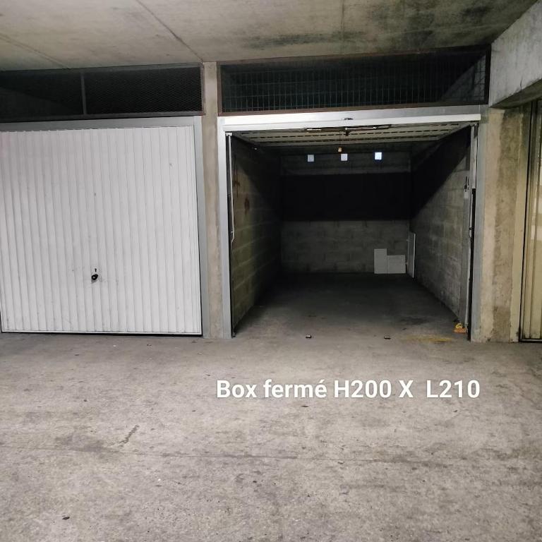 Fotografia z galérie ubytovania Cœur de ville - Au pied du métro - 3 chambres v destinácii Bobigny