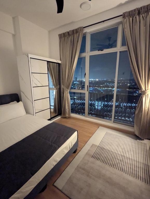 Postel nebo postele na pokoji v ubytování Shines GuestHouse 1Br Hi-Privacy Condo