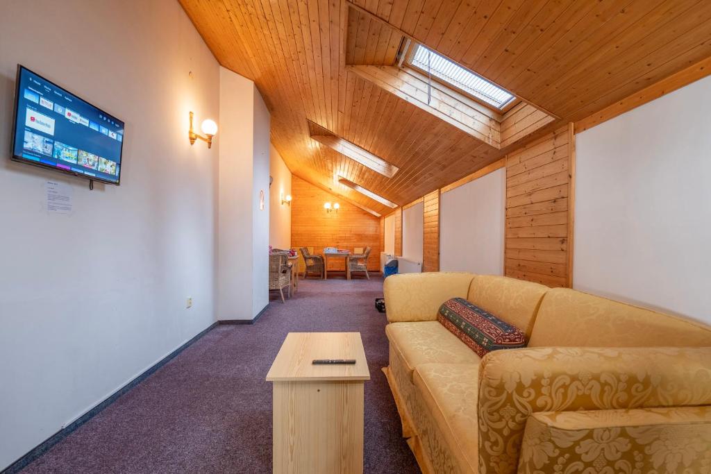 Istumisnurk majutusasutuses Sport Hotel Gejzirpark