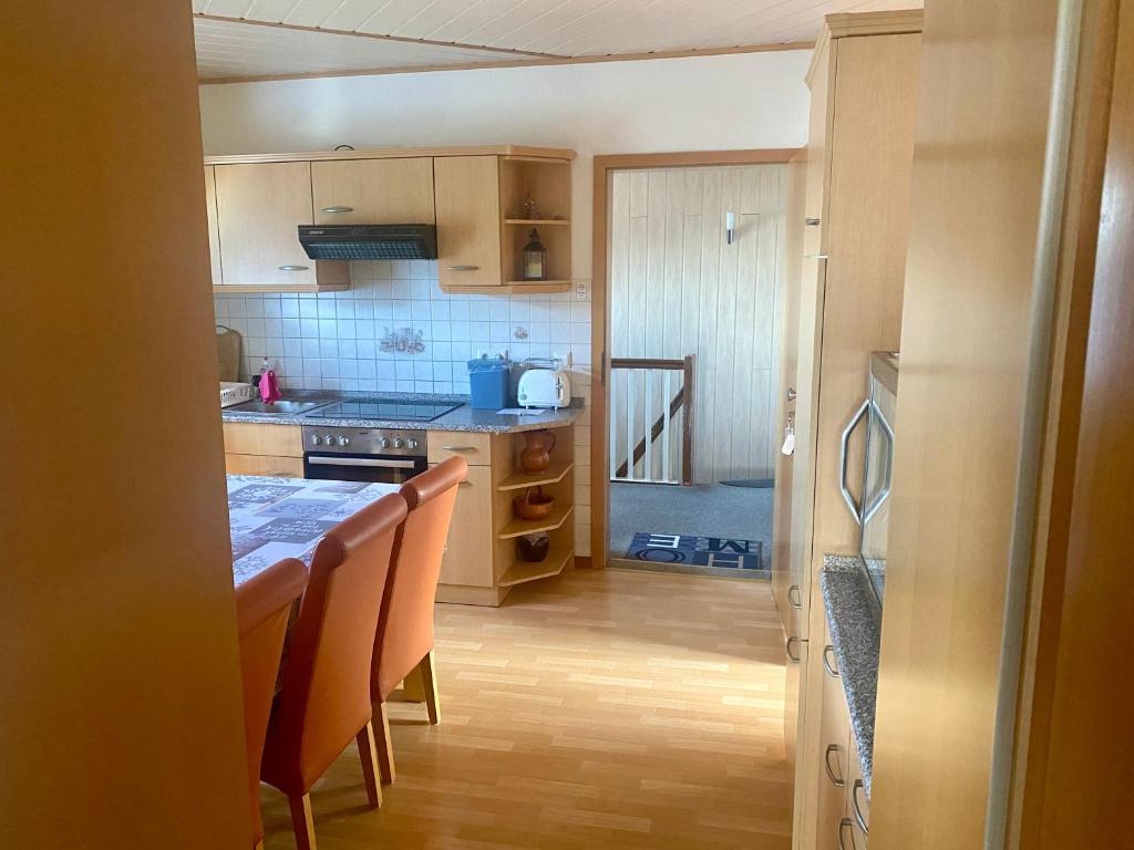 Kuchyň nebo kuchyňský kout v ubytování Ferienwohnung „Thea“