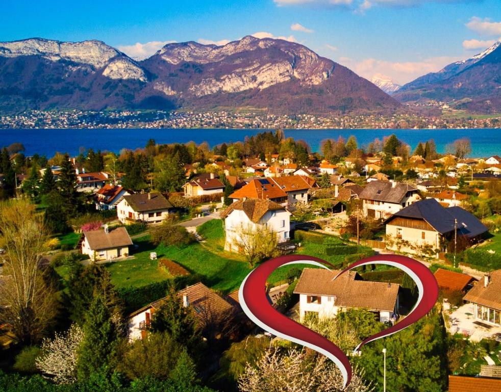 Maison, grand jardin, lac 8 min à pied, piste cyclable, 6 couchages
