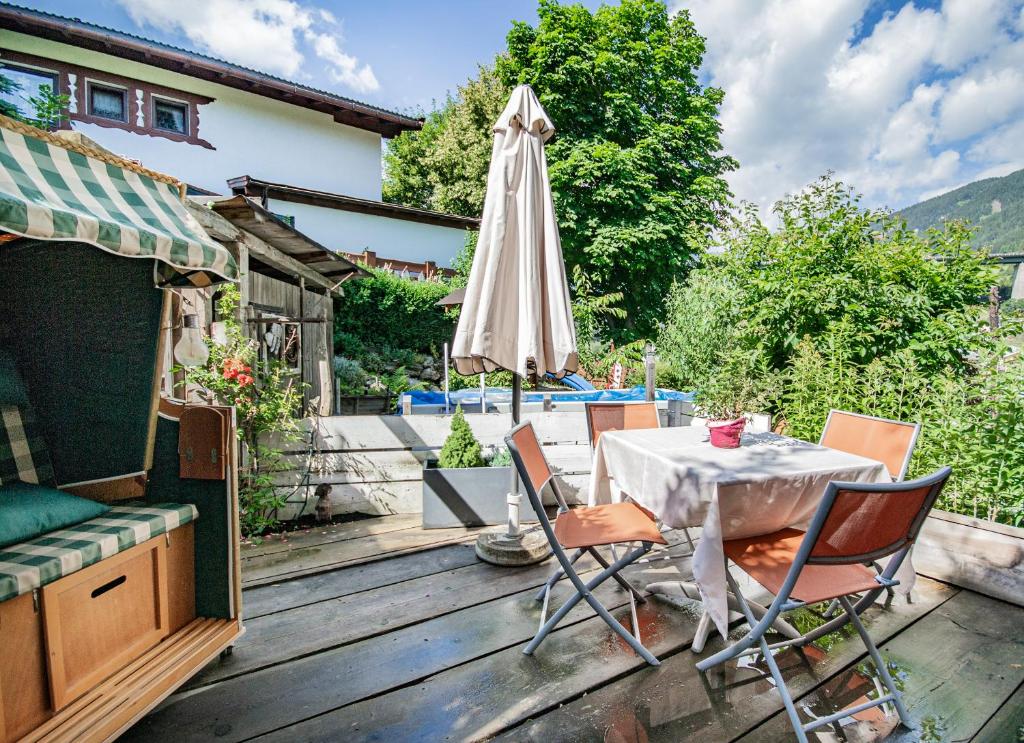 Nespecifikovaný výhled na hory nebo výhled na hory při pohledu z apartmánu