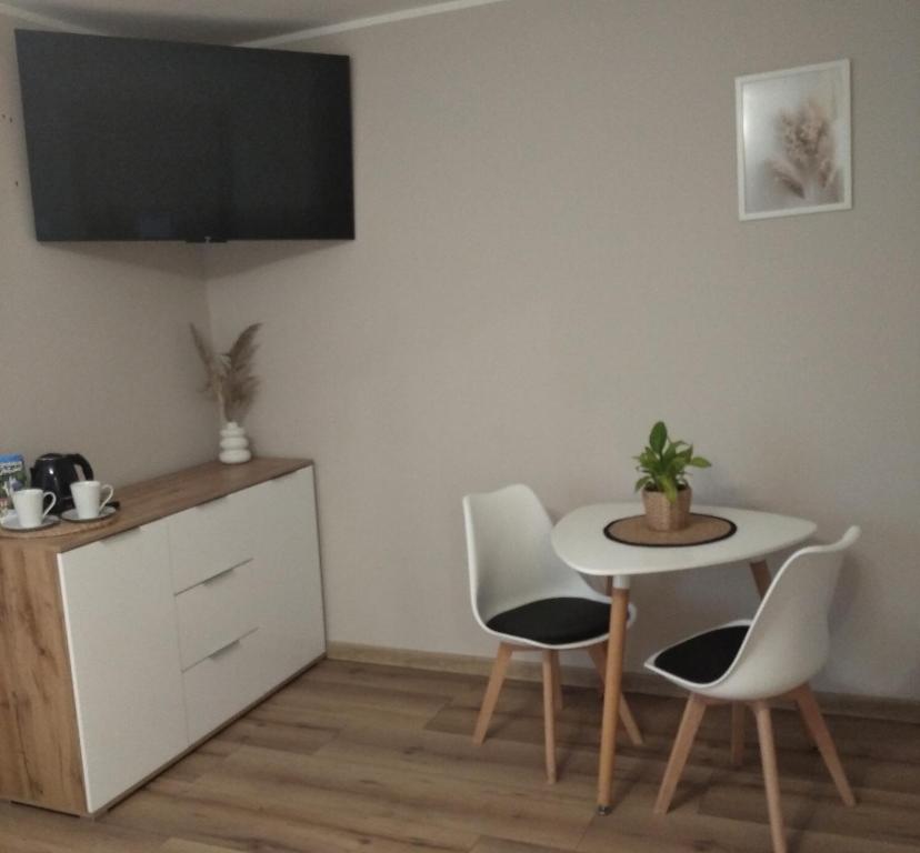Agroturystyka Pod Lipami - noclegi Gołuchów - Housity