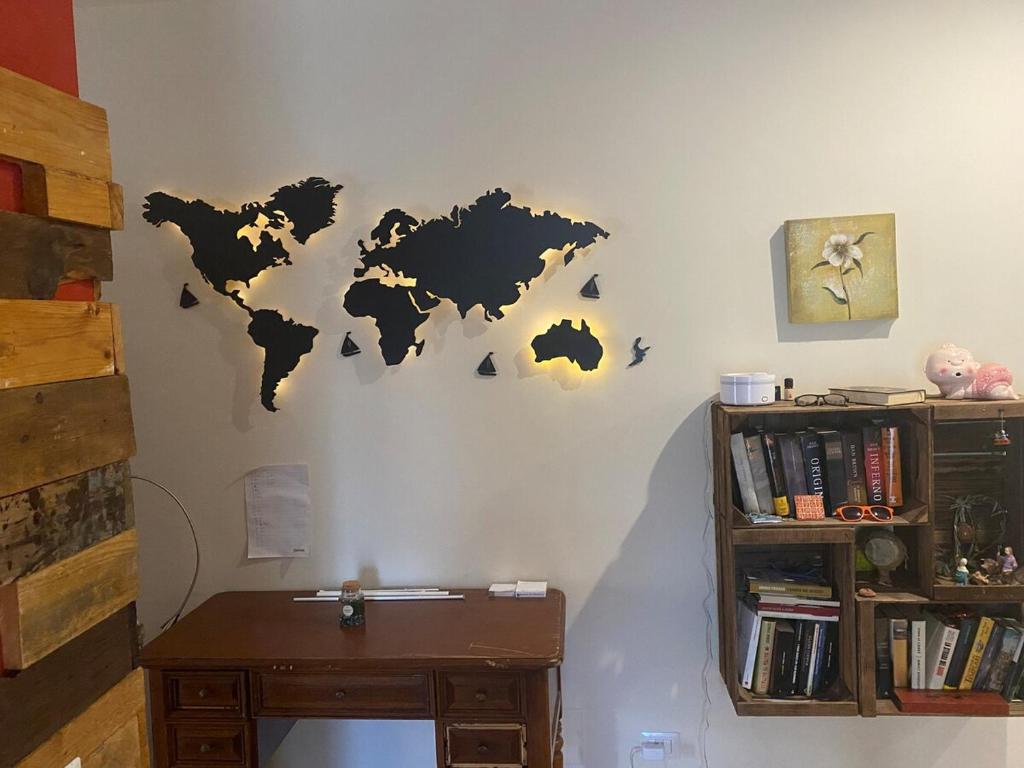Knihovna v apartmánu