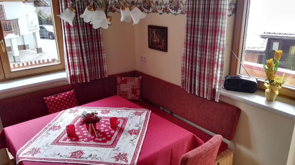 Postel nebo postele na pokoji v ubytování Landhaus Schatz
