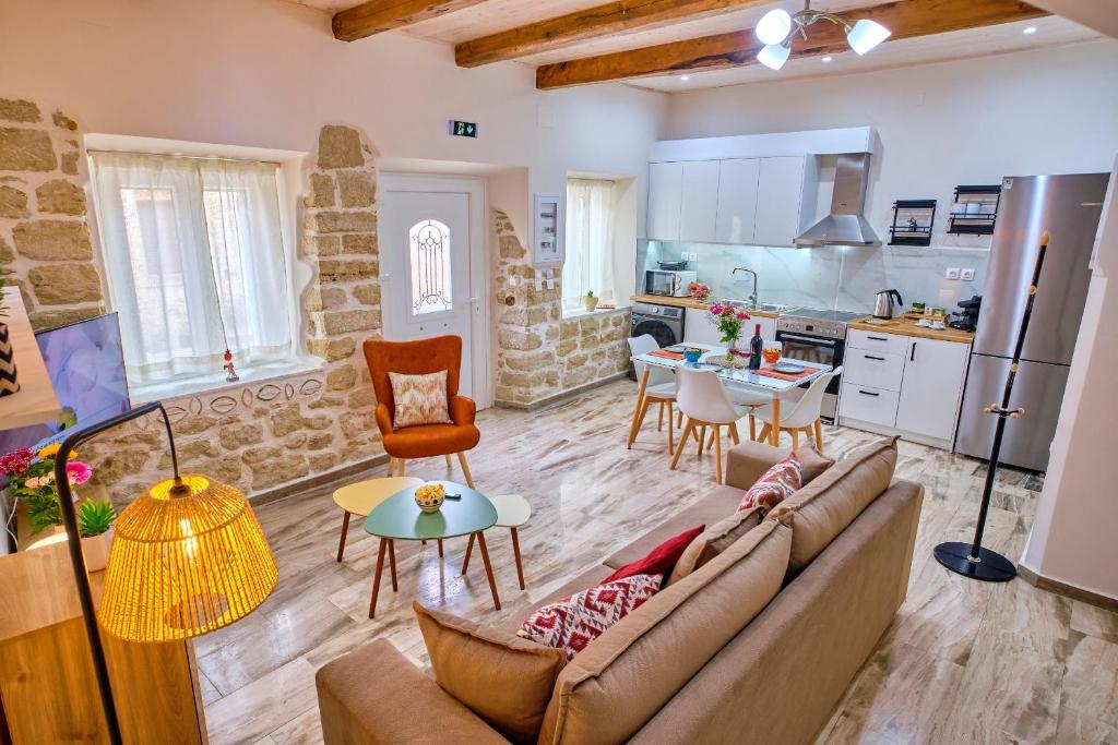 Η κουζίνα ή μικρή κουζίνα στο Estia house