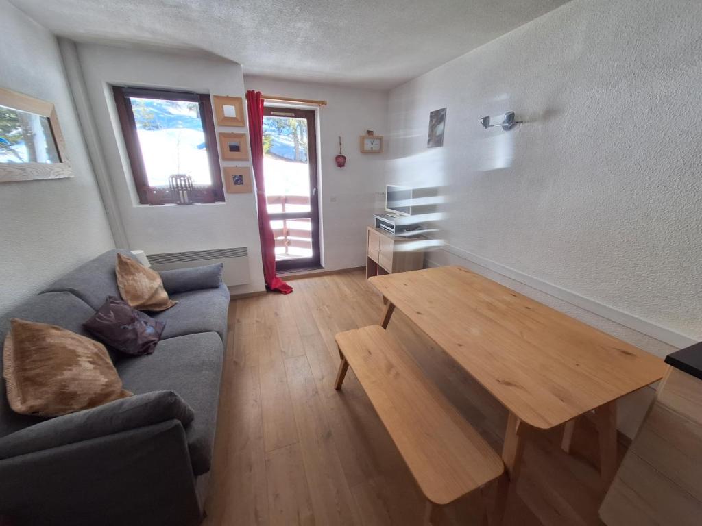 Zdjęcie z galerii obiektu Studio rénové au pied des pistes La Rosiere w mieście Montvalezan