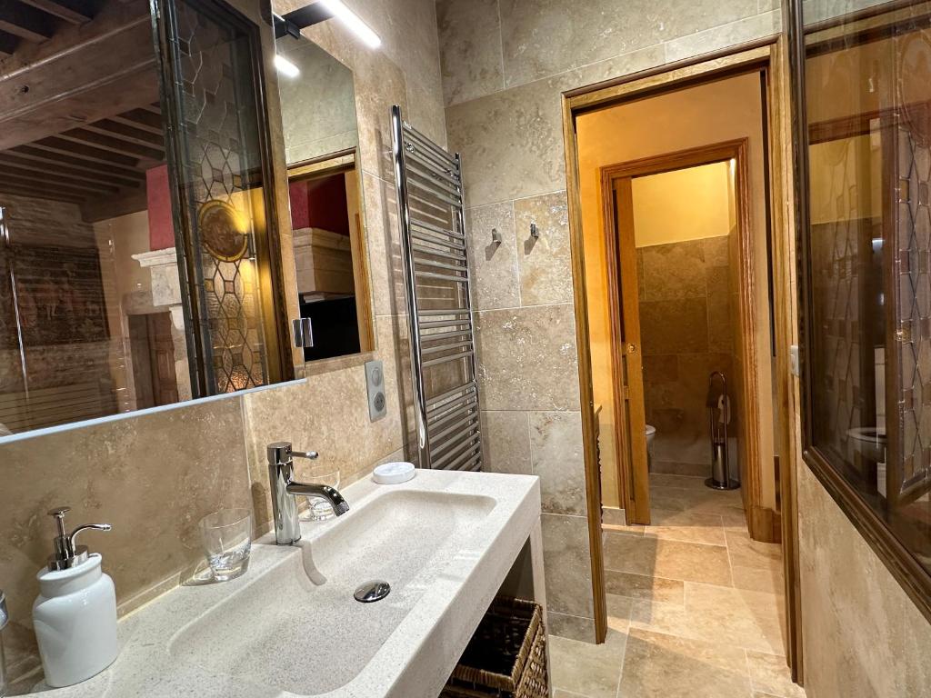 Koupelna v ubytování Gite, chambre d hôte L échoppe est belle