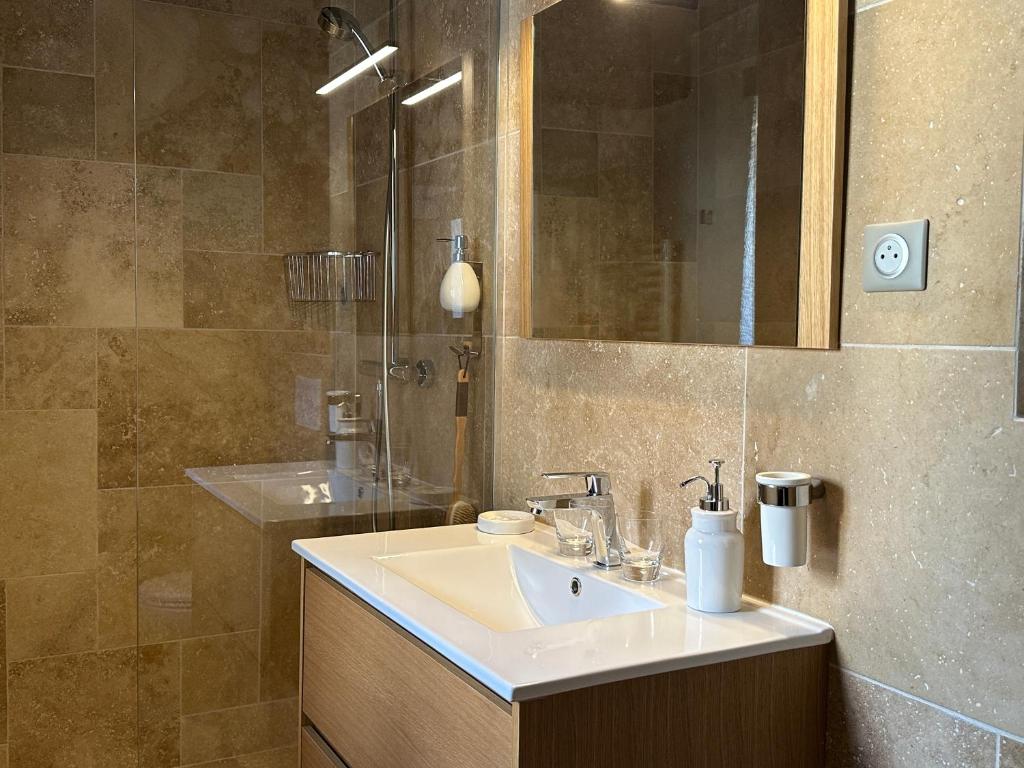 Koupelna v ubytování Gite, chambre d hôte L échoppe est belle