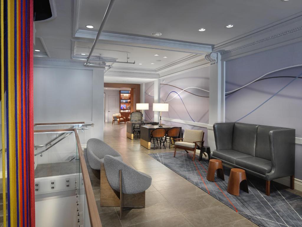 Axiom Hotel photo