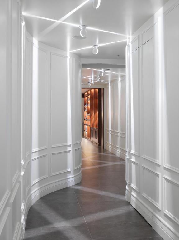 Axiom Hotel photo